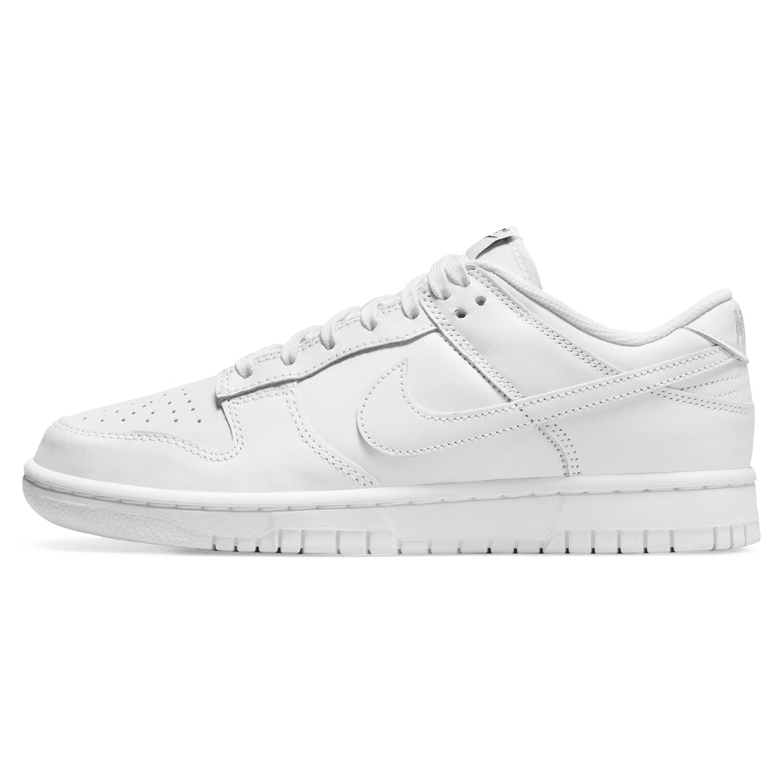 Nike Dunk Low 'Triple White' (W)